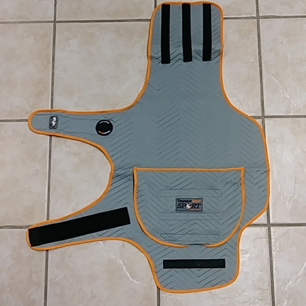 Thundershirt sport sz LARGE Dog anxiety vest